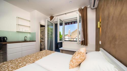 Split Central Luxury Studios 2