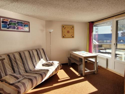 LE LIORAN appartement vue face à la montagne au pied des pistes