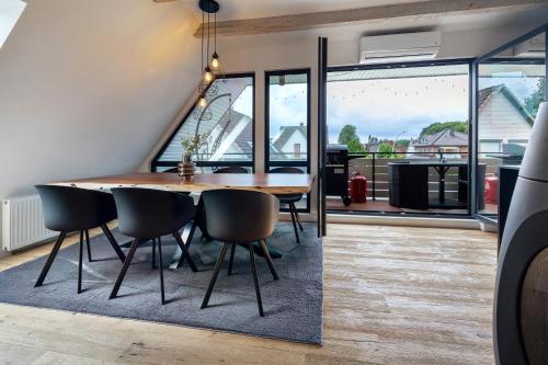 Φωτογραφία από το άλμπουμ του Penthouse Kokorey σε Halstenbek