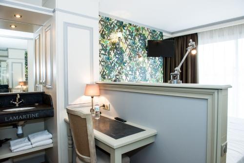 Koupelna v ubytování Hôtel Villa-Lamartine