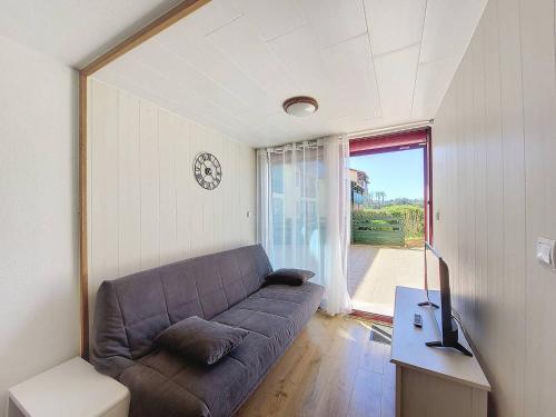 Photo de la galerie de l'établissement S-Lac 01-Soustons Appartement 4 personnes dans résidence au bord du lac marin, à Soustons