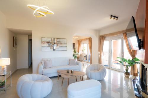 VDG Luxury Seafront Residence