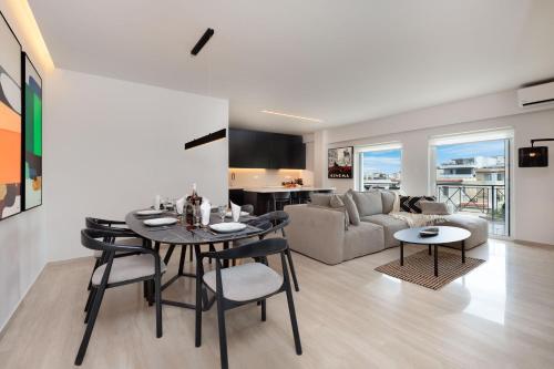 Elegant & Central 3BR in Glyfada