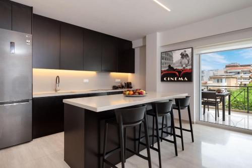 Elegant and Central 3BR in Glyfada