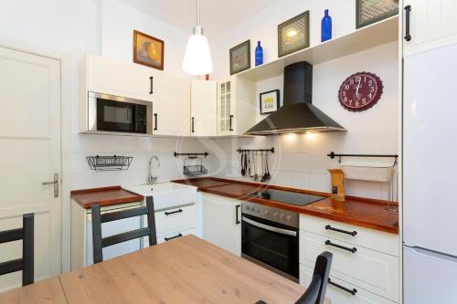 Urban Stay near Sagrada Familia - Gaudí District Apartment