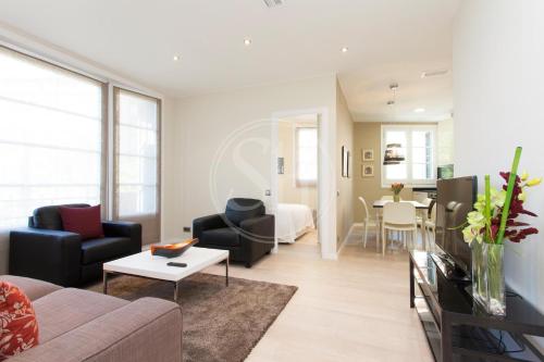 Barcelona Gaudí Avenue Apartment - Near Sagrada Familia