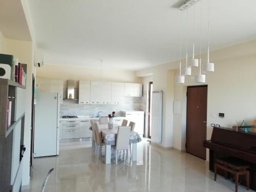 Η κουζίνα ή μικρή κουζίνα στο Villa Aurora