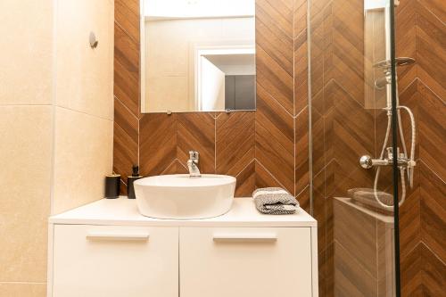 Delmare Val studio