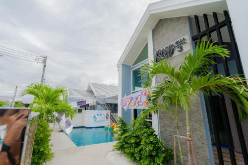 Piscina en o cerca de พลอยพูลวิลล่า ชะอำ 3 Ploy Poolvilla Cha-am 3