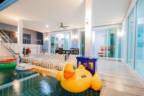 Imagen de la galería de พลอยพูลวิลล่า ชะอำ 3 Ploy Poolvilla Cha-am 3, en Cha Am