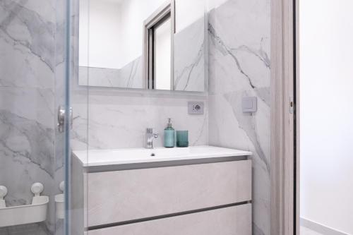 Adelina House photo 9