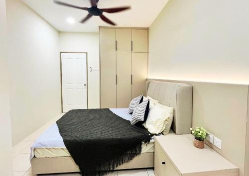 Postel nebo postele na pokoji v ubytování Bliss Stay Ipoh - 12 Pax