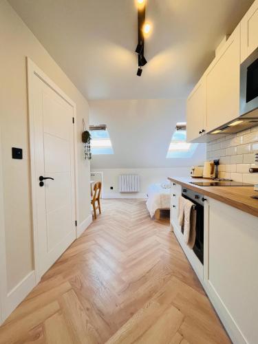 The Nook Londons Swanky Studio with FREE Parking photo 17