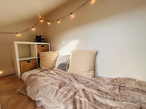 The Nook Londons Swanky Studio with FREE Parking photo 21