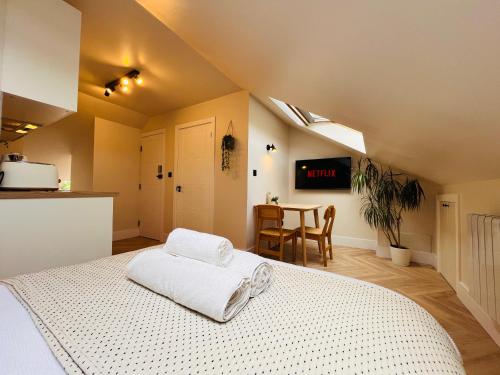 The Nook Londons Swanky Studio with FREE Parking photo 30