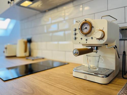 The Nook Londons Swanky Studio with FREE Parking photo 33