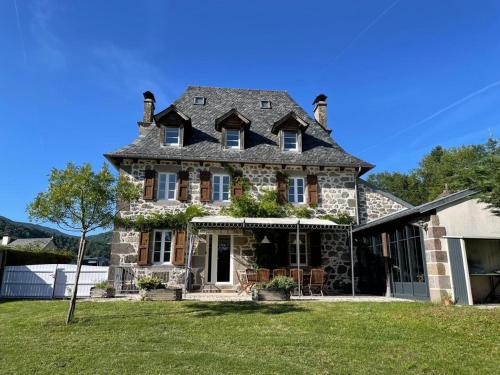 Maison familiale en Auvergne, nature et confort, 20 min Lioran