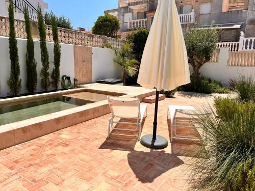 Πισίνα στο ή κοντά στο Casa Los Limones a 40 m de la playa