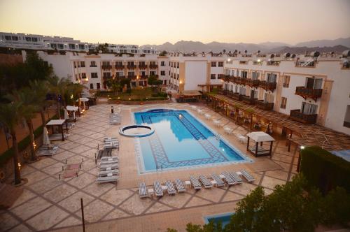 Πισίνα στο ή κοντά στο Falcon Naama Star Hotel