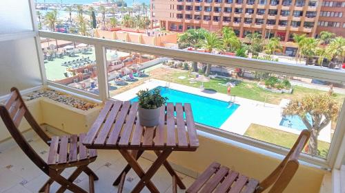 Estudio PYR privado con piscina y playa