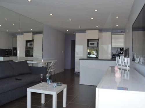Appartement T2 climatisé avec parking, 4 couchages - Port Camargue