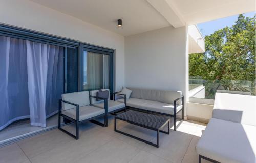 Luxurious Apartment In Novi Vinodolski With Wifi