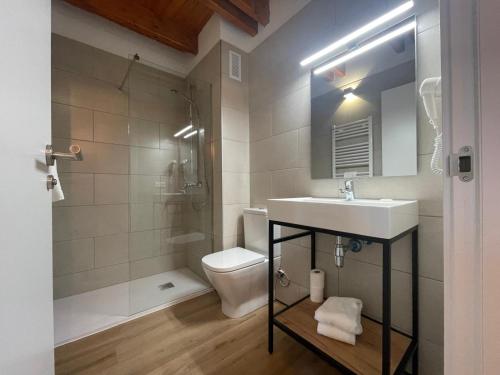 Koupelna v ubytování Apartamentos La Solana