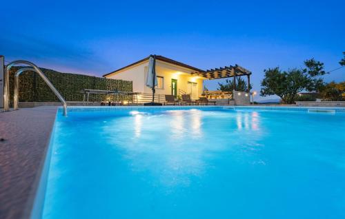 Gorgeous Home In Danilo With Wifi