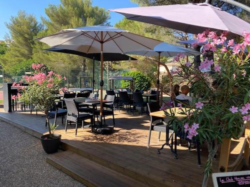 Grand 3p pieces au calme dans residence avec piscine, restaurant, tennis, climatisation