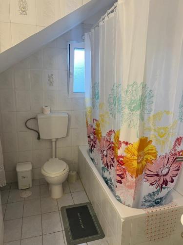 Gallery image of Waves and Wonders Apartment in Korthi