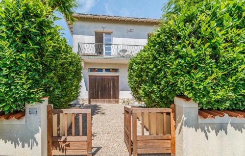 Cozy Apartment In Saint-Palais-Sur-Mer