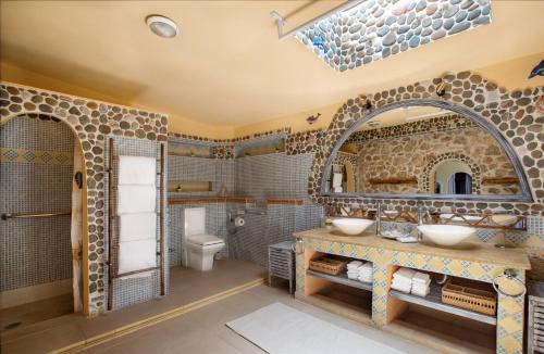 Bilik mandi di Villa Michel-Angelo BNB Karpathos