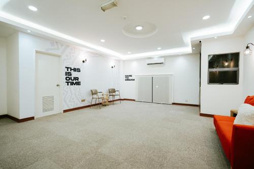 Μια τηλεόραση ή/και κέντρο ψυχαγωγίας στο Tanjong Subang Jaya