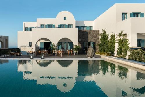 Bazén v ubytování Aeifos Boutique Hotel nebo v jeho okolí
