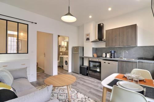 Le Péri - T1 Apartment 4 Guests - Villeurbanne