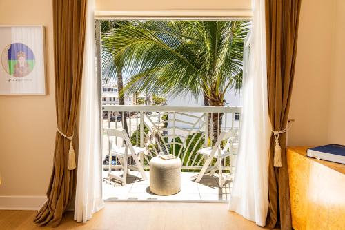 The Savoy Hotel & Beach Clubにあるバルコニーまたはテラス
