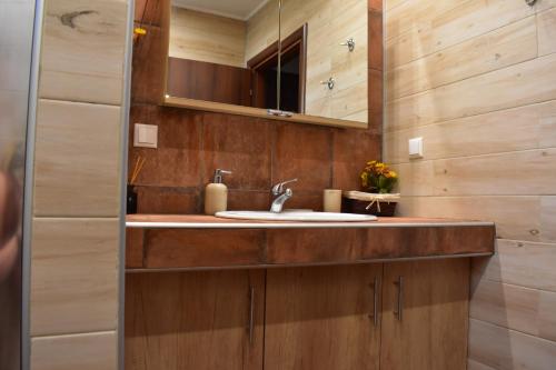 Koupelna v ubytování Konaki Guesthouse