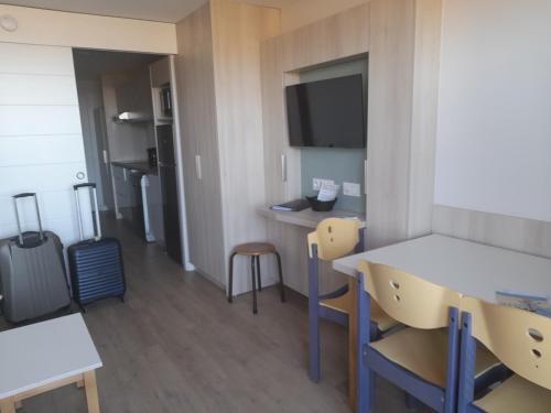 Photo de la galerie de l'établissement Résidence Pierre et Vacances Les Jardins de la Côte d'Azur SAINT MANDRIER, à Saint-Mandrier-sur-Mer