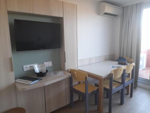 Photo de la galerie de l'établissement Résidence Pierre et Vacances Les Jardins de la Côte d'Azur SAINT MANDRIER, à Saint-Mandrier-sur-Mer