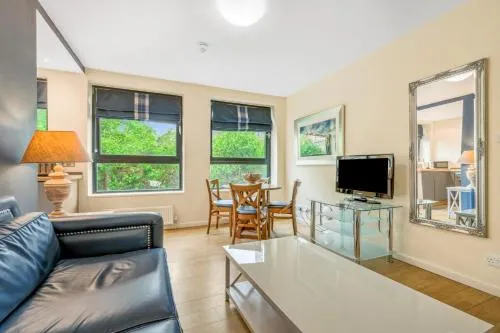 Princes Street Suites photo 12