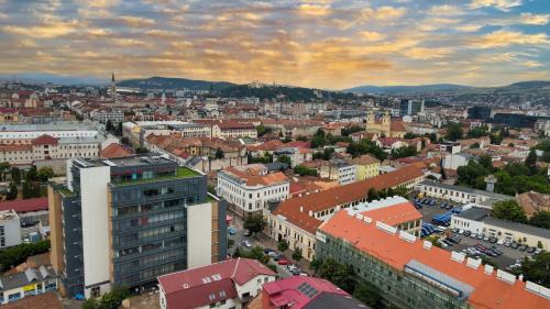 Cảnh Cluj-Napoca hoặc tầm nhìn thành phố từ căn hộ