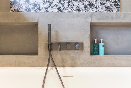 Ένα μπάνιο στο MM, Just Nature