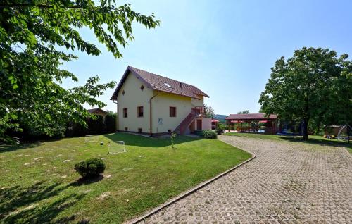 Gorgeous Home In Vinogradi Ludbreski