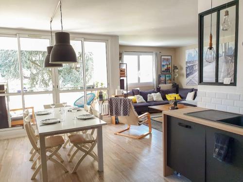 Spacious T4 100m2 Wifi & Balcony, close Versailles Chateau