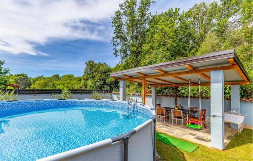 3 Bedroom Beach Front Home In Medulin