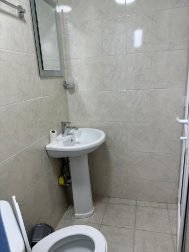 Bilik mandi di House in Tsikhisdziri, Kobuleti