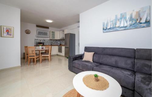 Nice Home In Fazana With Wifi