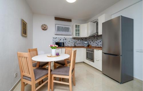 Nice Home In Fazana With Wifi