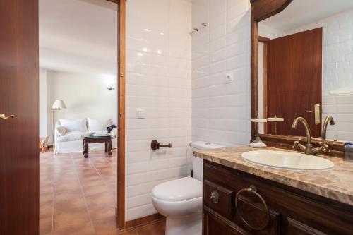 A bathroom at La Buenaventura del Tiétar