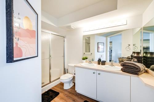 Koupelna v ubytování 6 Mi to Beach Naples Condo with Pool and Hot Tub